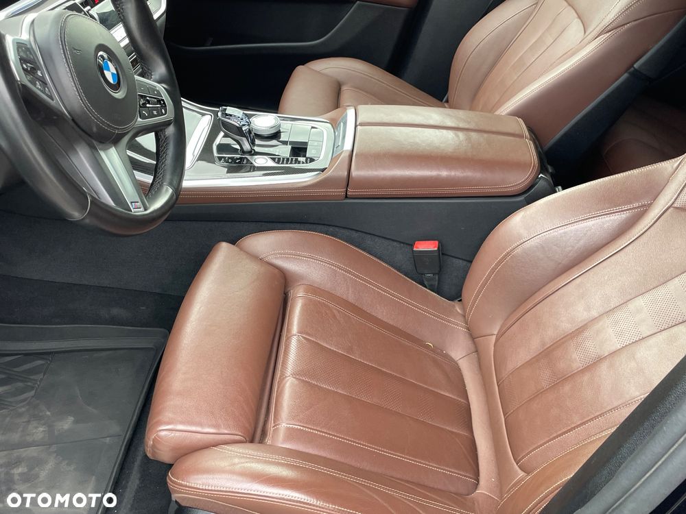 BMW X5 xDrive50i Sport-Aut - 16