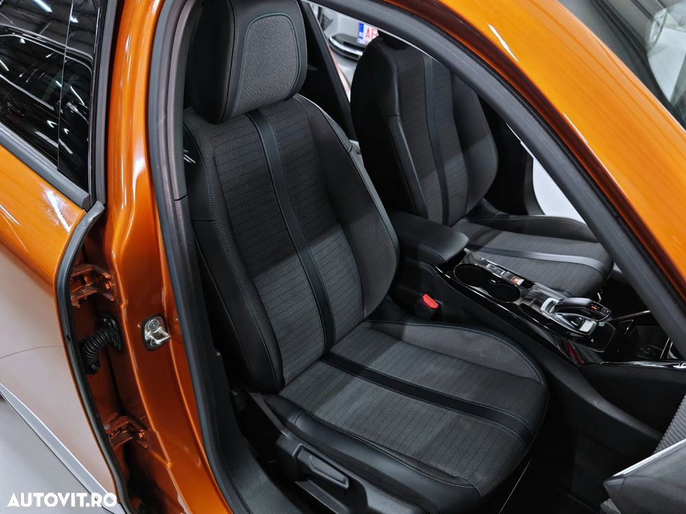 Peugeot 2008 PureTech 130 EAT8 Allure Pack - 9