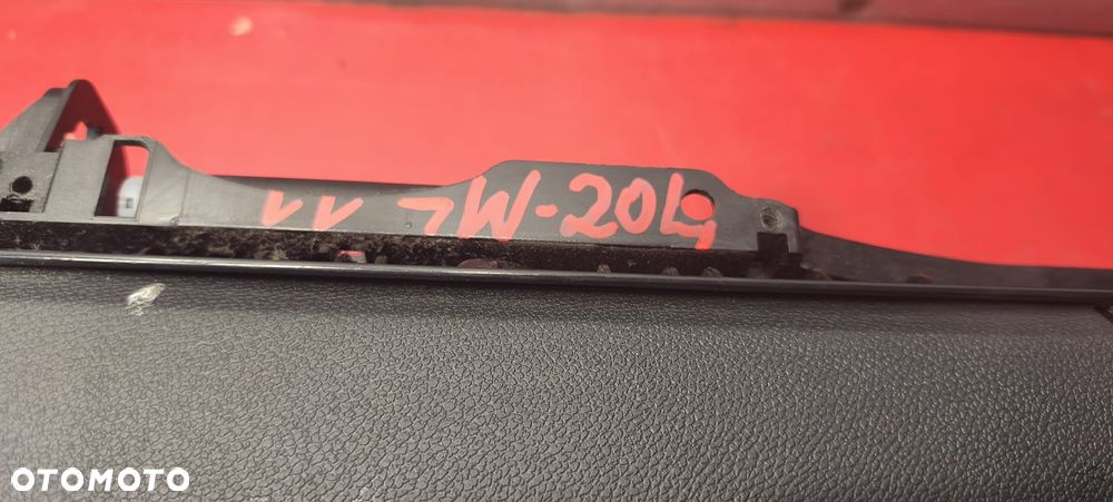 SCHOWEK PASAZERA KONSOLI EUROPA SPRAWNY MERCEDES W204 - 3