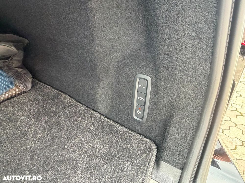 Volvo XC 60 T8 AWD AT PHEV Ultra Black Edition - 15