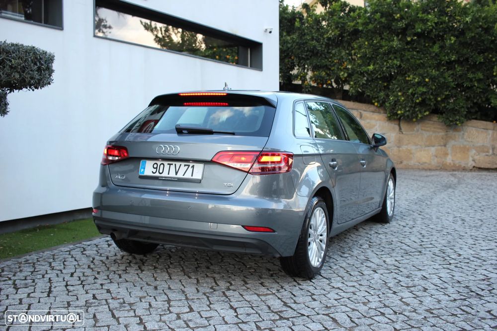 Audi A3 Sportback 1.6 TDI Design - 4
