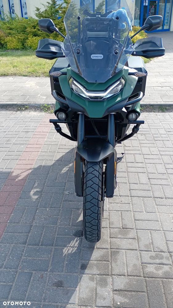CFMoto 800MT Touring - 10