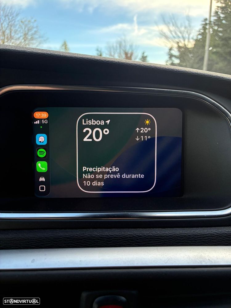 Volvo V40 2.0 D2 R-Design - 27