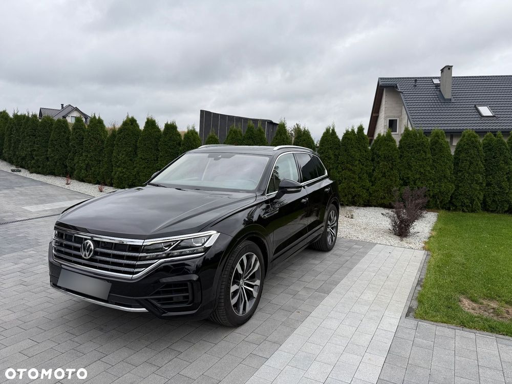 Volkswagen Touareg - 1