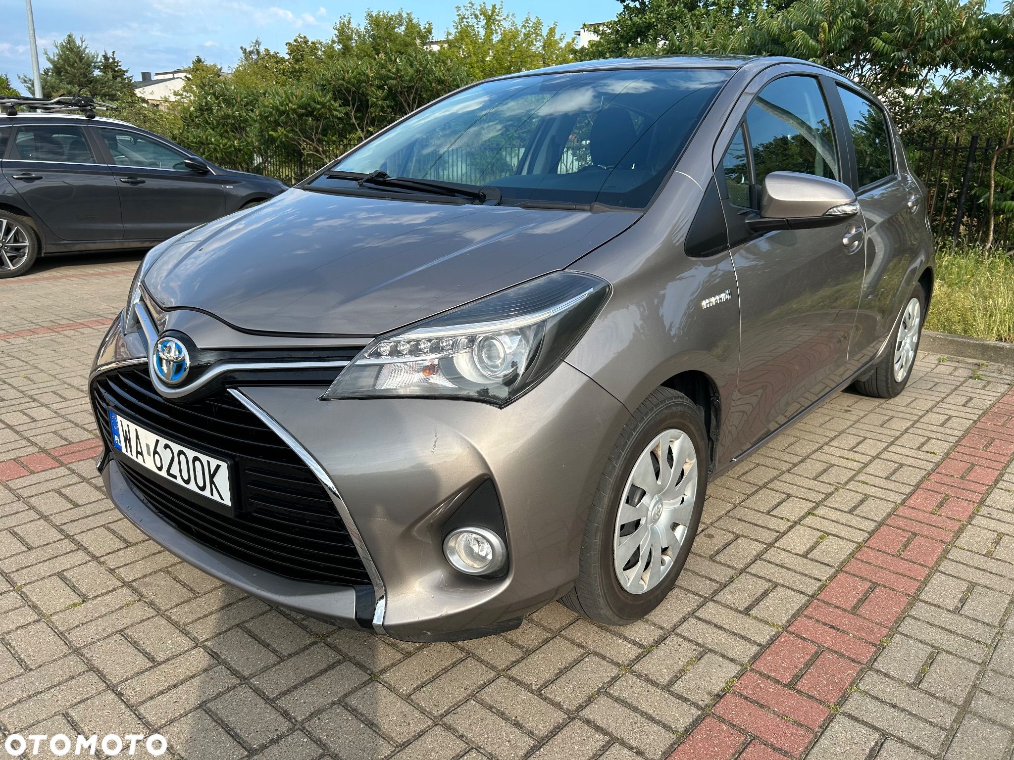 Toyota Yaris Hybrid 100 Sol - 1