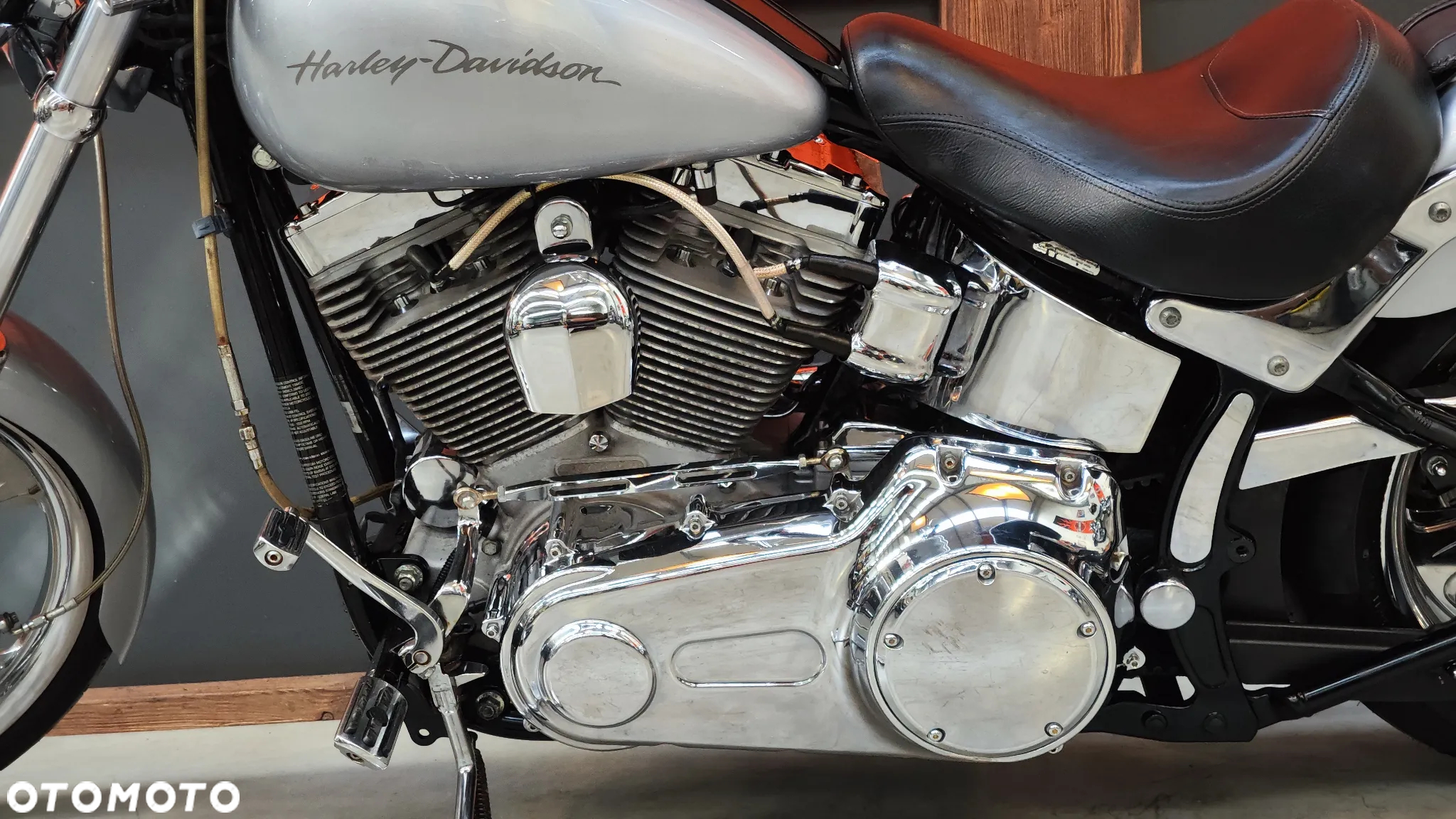 Harley-Davidson Softail Custom - 16