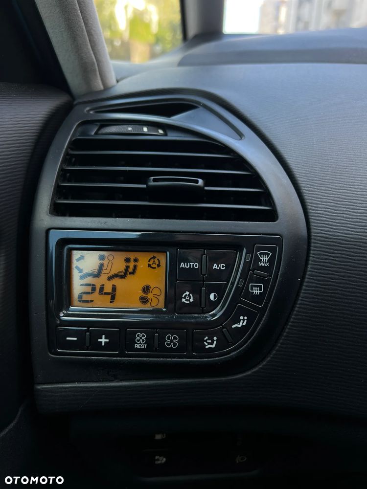 Citroën C4 Picasso - 22