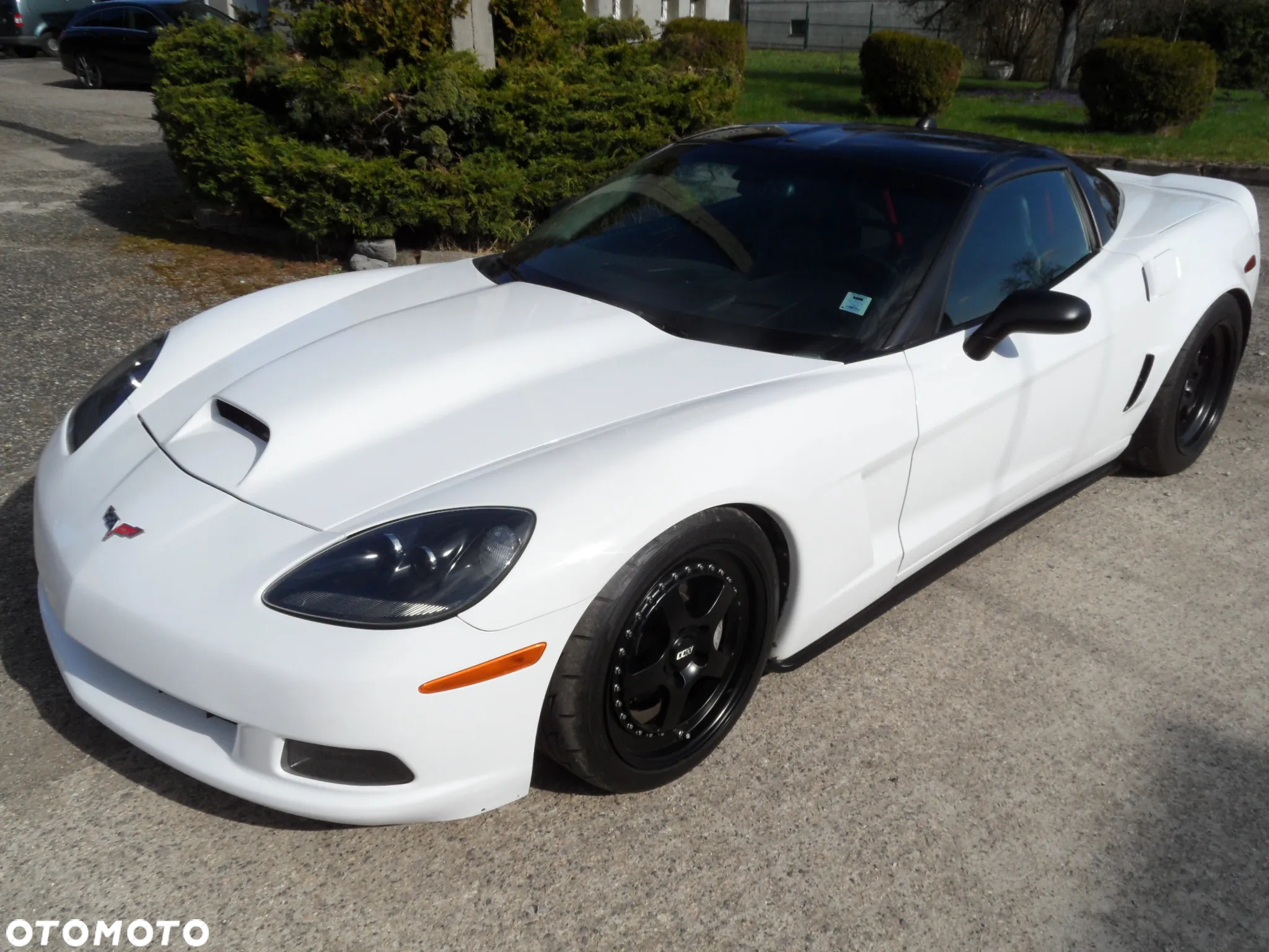 Chevrolet Corvette - 24