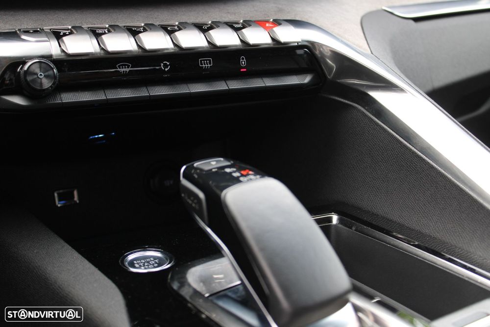 Peugeot 3008 1.6 Hybrid GT e-EAT8 - 24