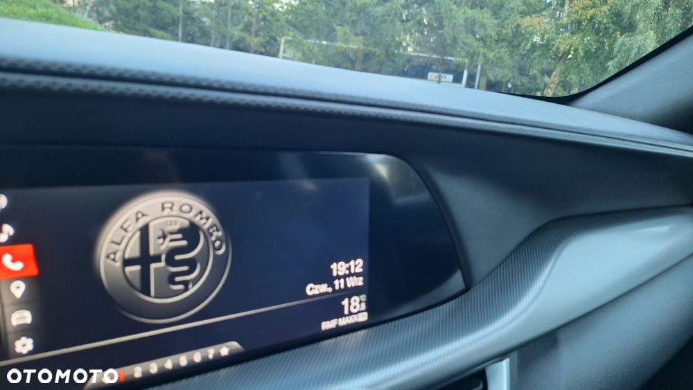 Alfa Romeo Stelvio 2.0 Turbo 16V AT8-Q4 Ti - 24