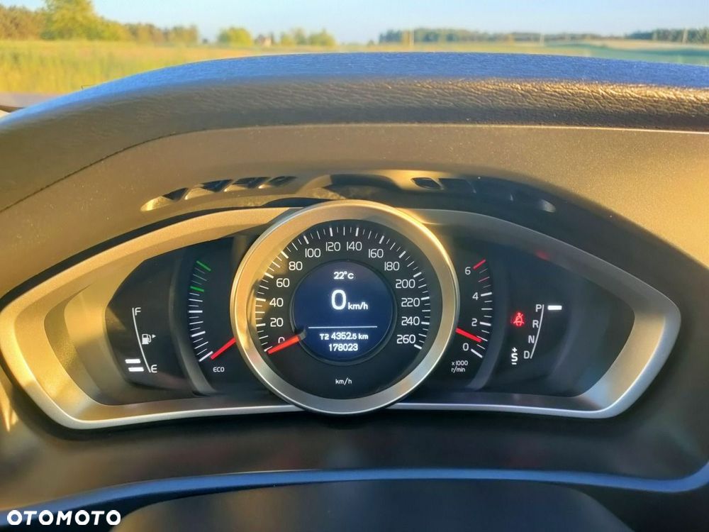 Volvo V40 D2 Drive-E SCR Momentum - 22