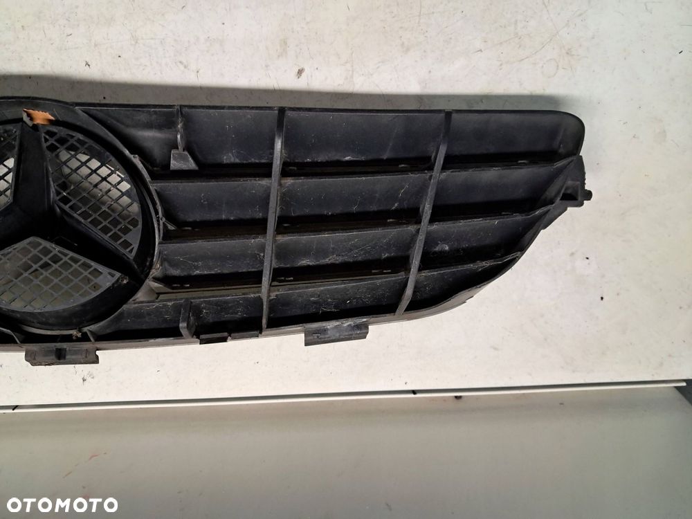 mercedes-benz clk w209 grill atrapa zderzaka przedniego a2098800183 - 11