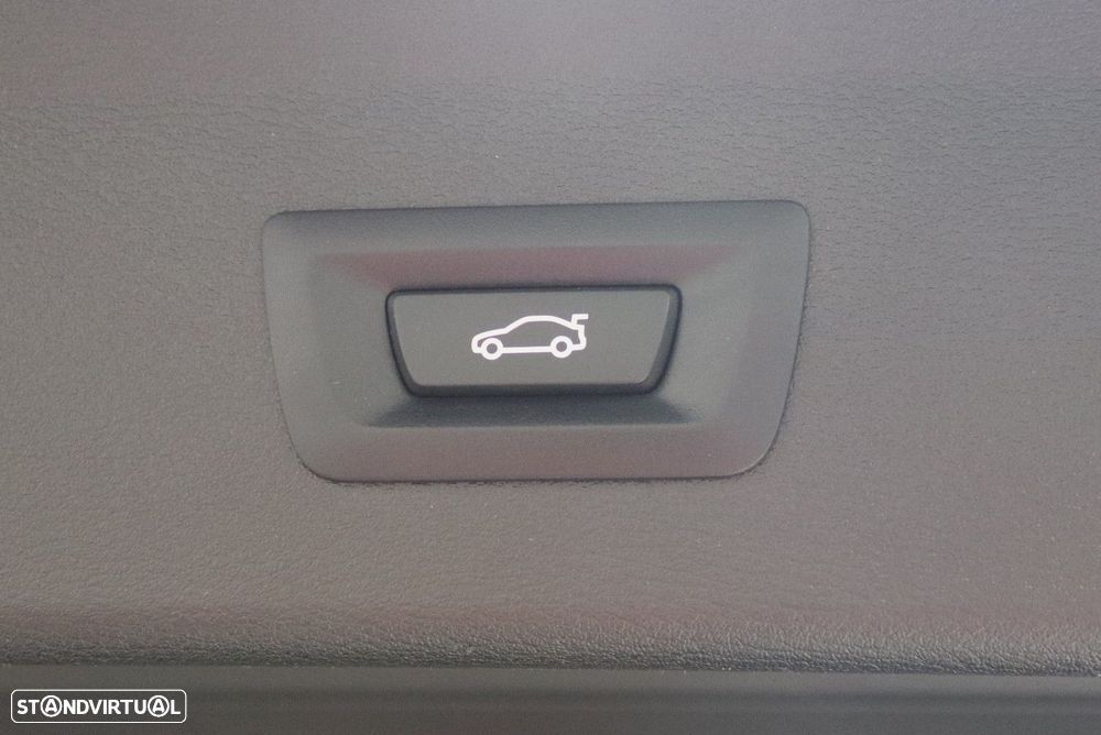 BMW X1 16 d sDrive Auto - 38