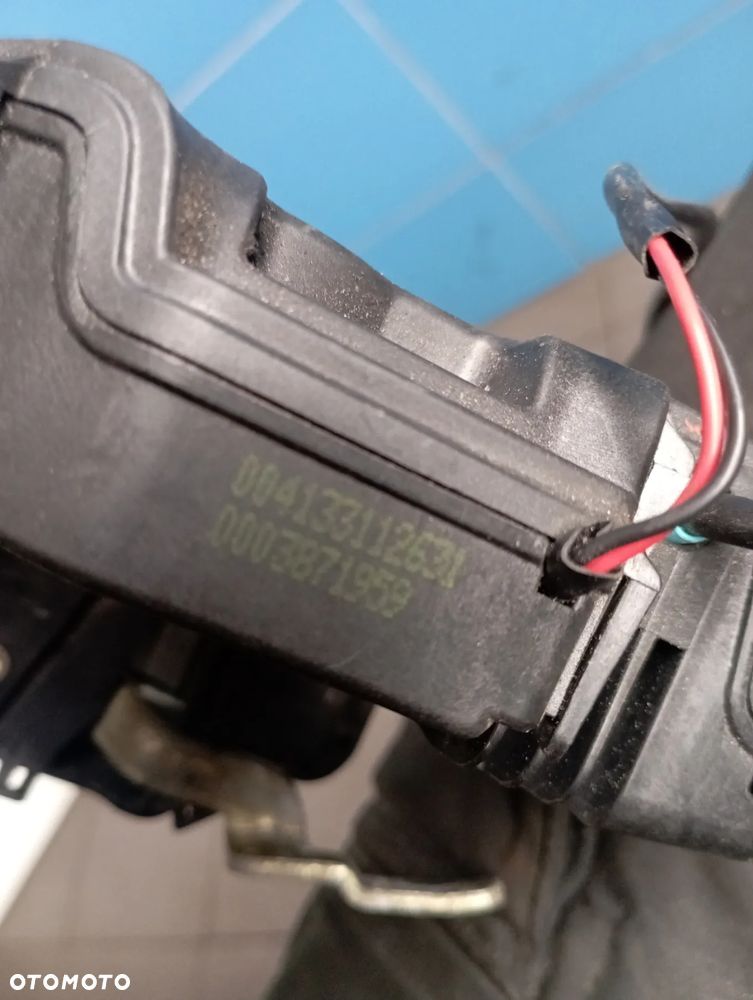 Zamek drzwi lewy przód Mercedes W203 004133112631 - 4