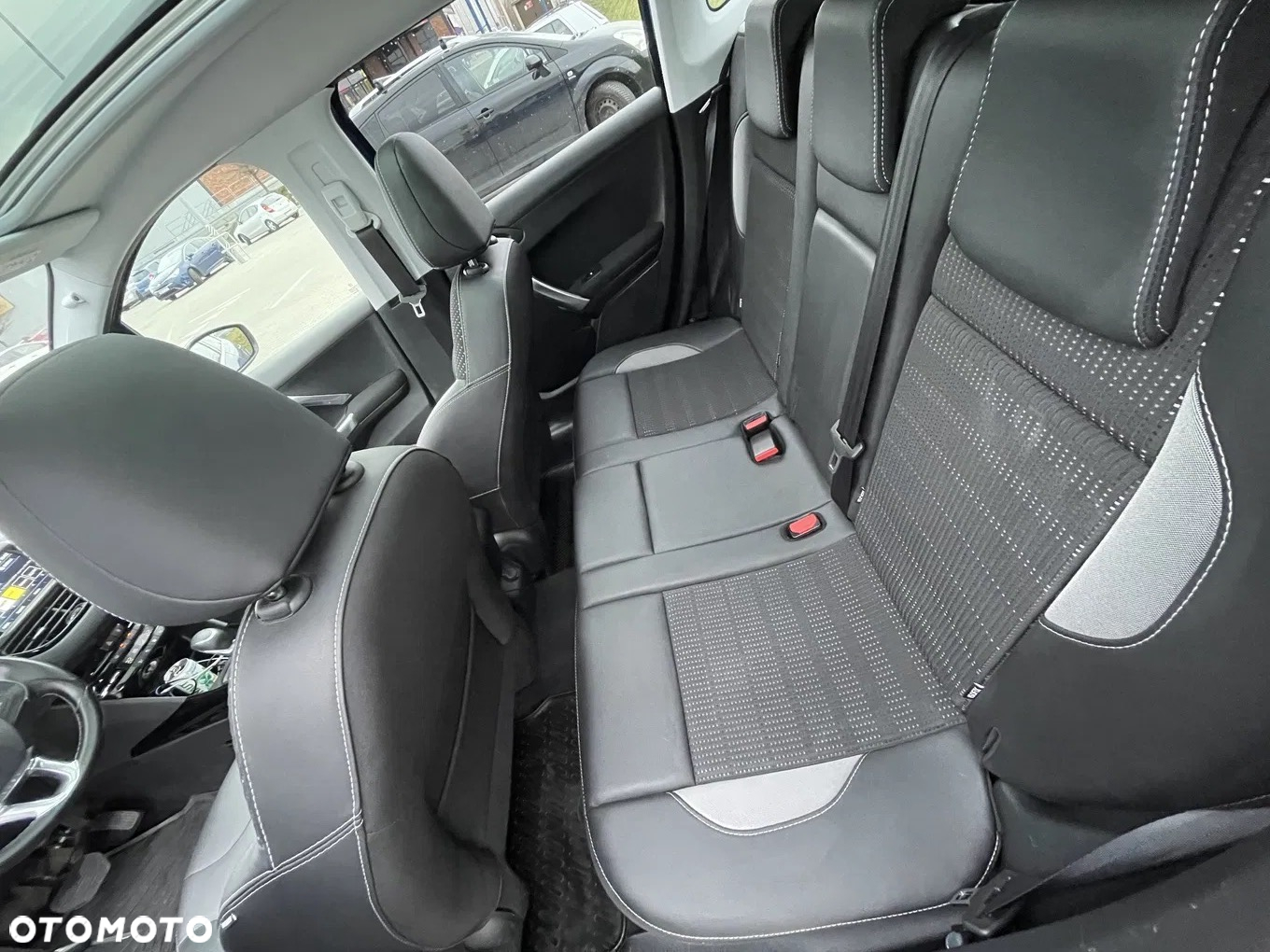 Peugeot 2008 1.2 Pure Tech GPF Allure S&S EAT6 - 9