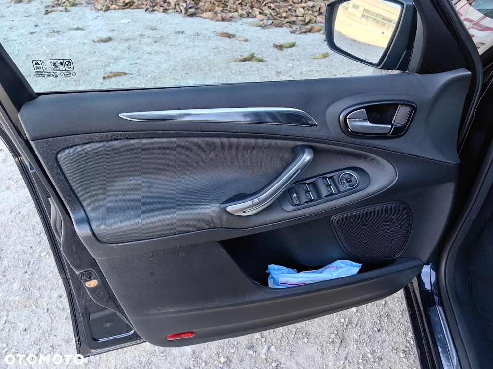 Ford S-Max 2.5 Titanium - 23