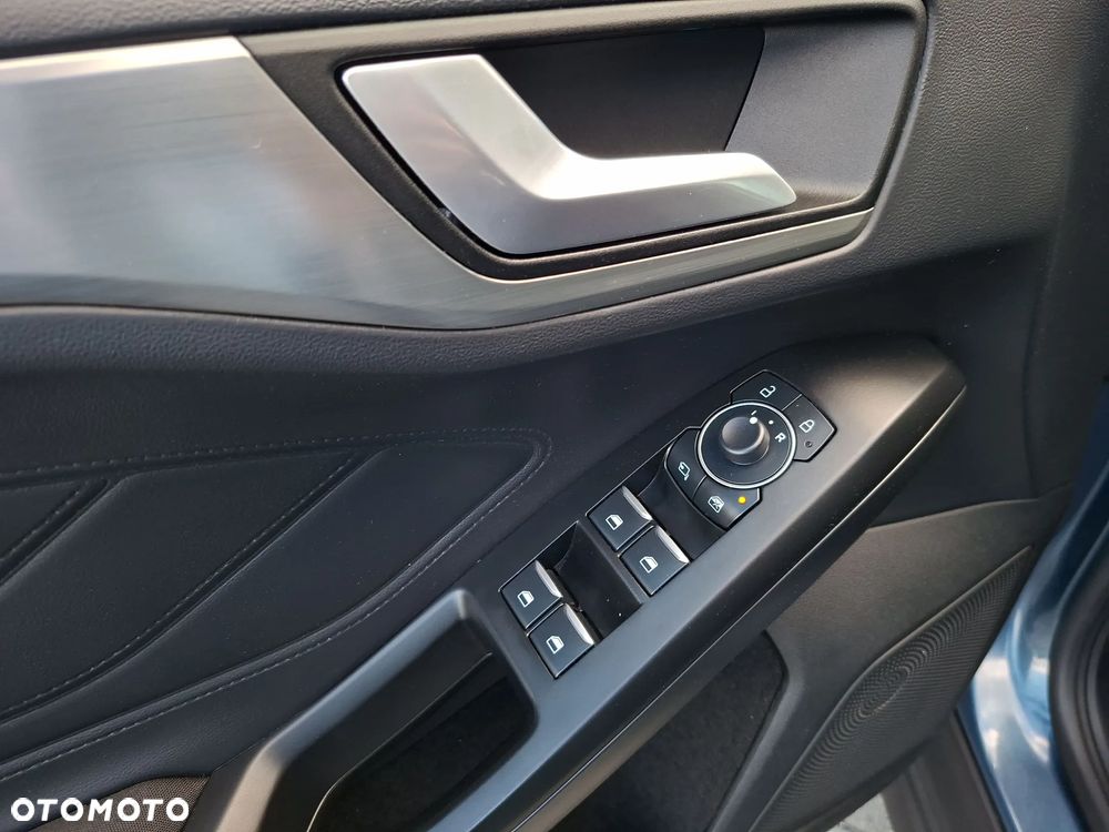 Ford Focus 1.0 EcoBoost mHEV Titanium X - 17