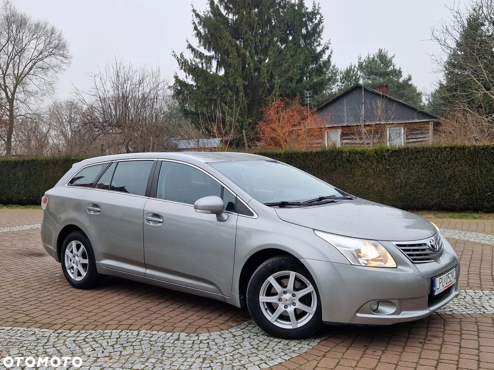 Toyota Avensis - 2