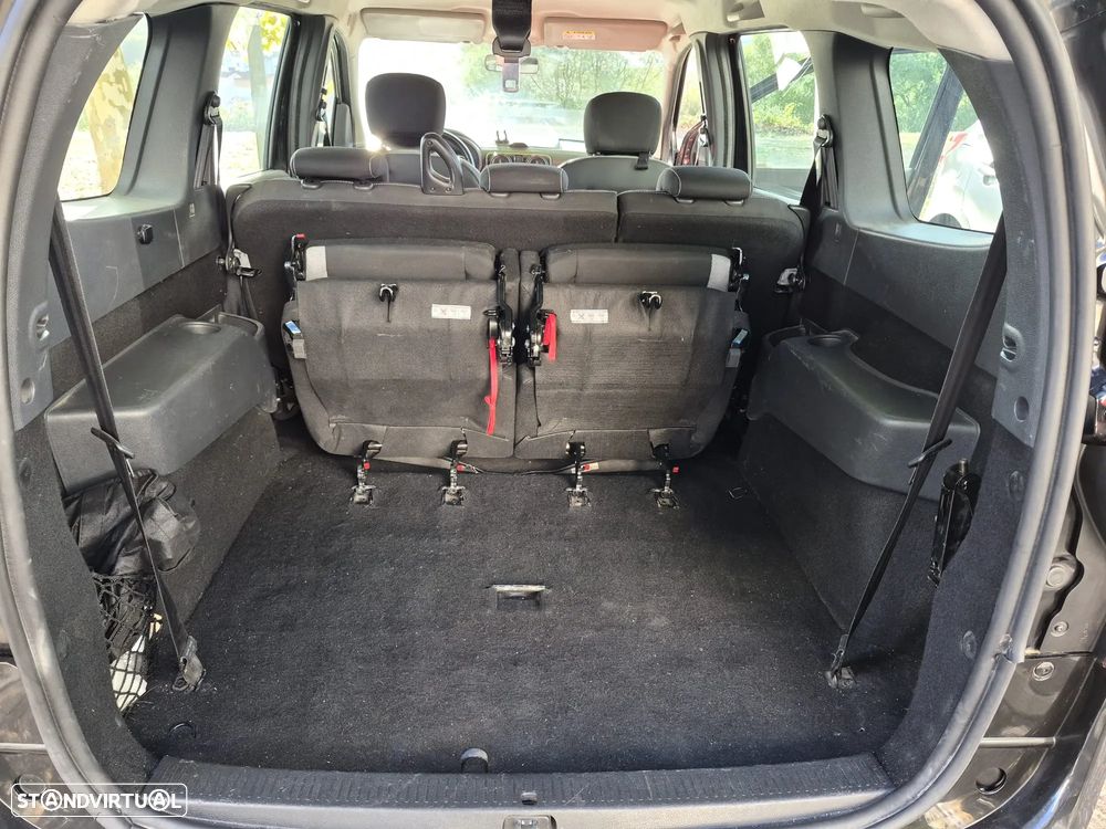 Dacia Lodgy 1.5 Blue dCi Stepway 7L - 12