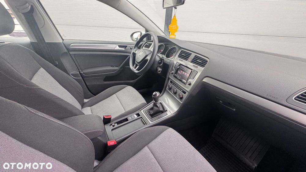 Volkswagen Golf 1.6 TDI BlueMotion Comfortline - 28