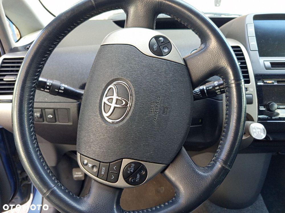 Toyota Prius 1.5 VVT-i Sol - 11