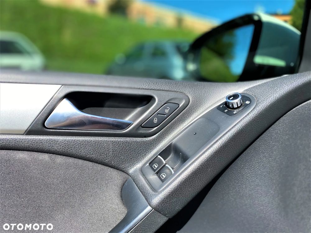 Volkswagen Golf 1.6 TDI Highline - 9