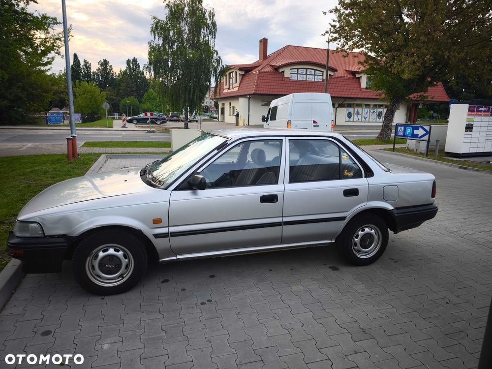 Toyota Corolla - 3