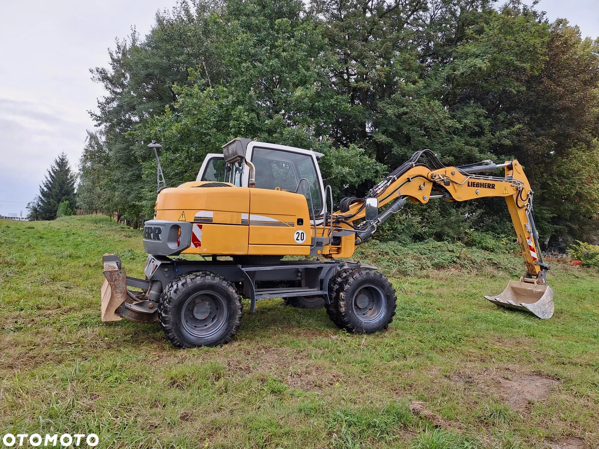 Liebherr A311 - 2