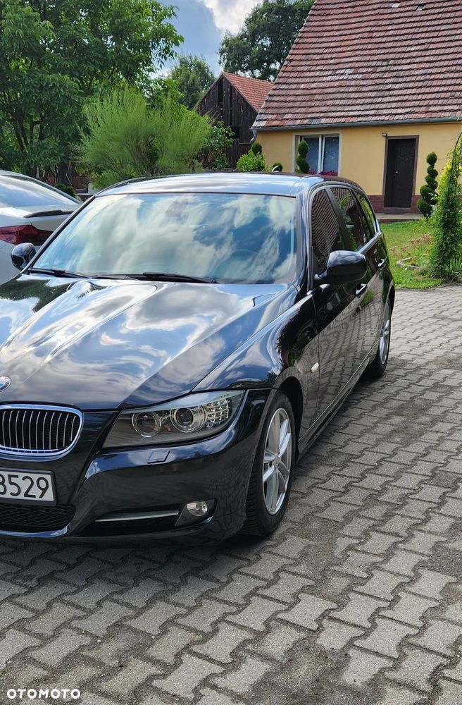 BMW 3 Series 2011 photo 4