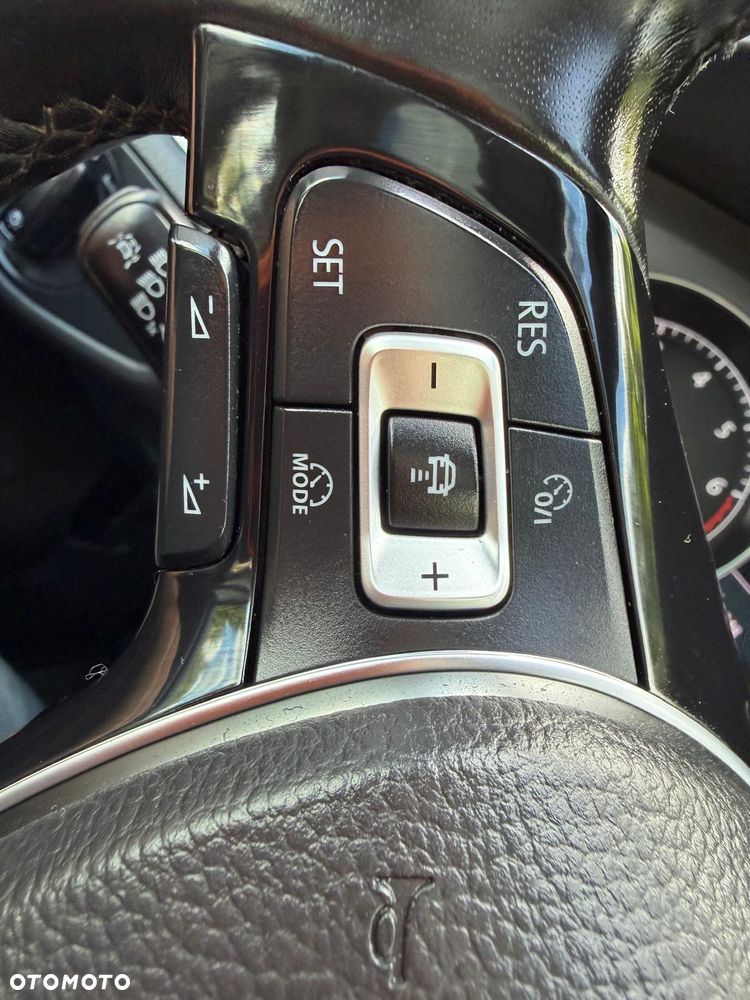 Volkswagen Golf 1.2 TSI BlueMotion Technology Comfortline - 24
