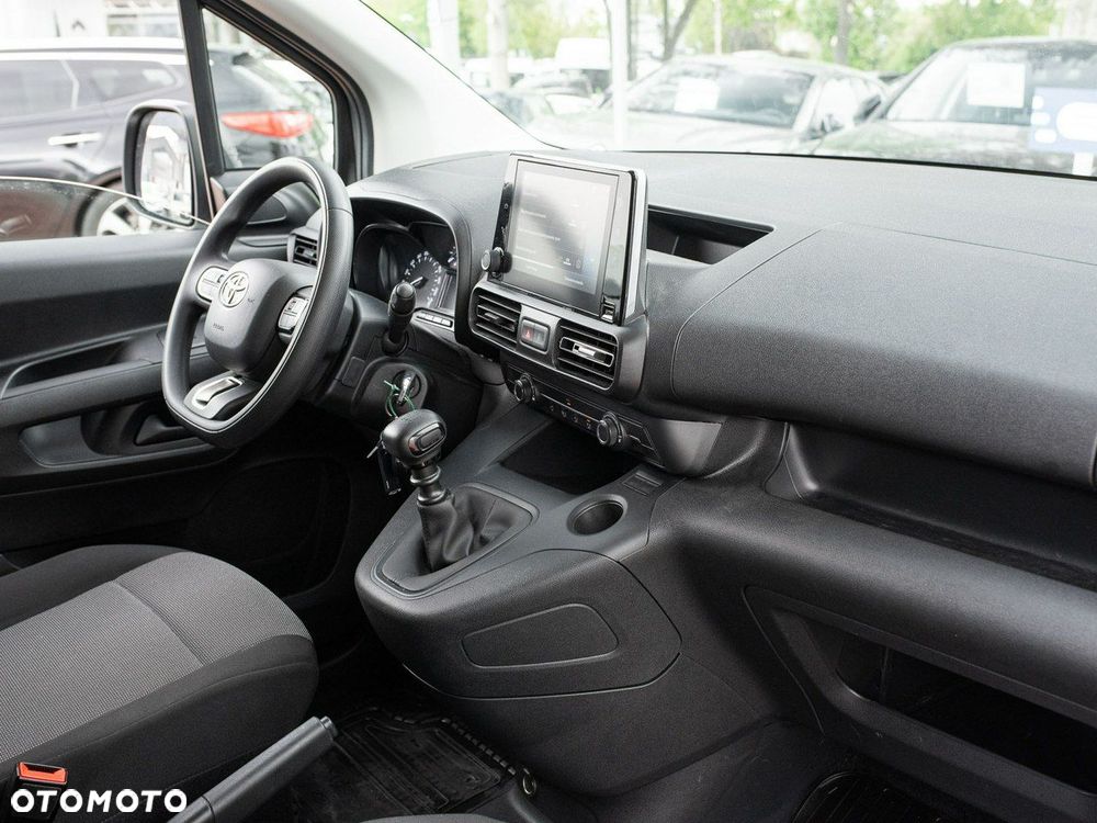 Toyota Proace City - 27