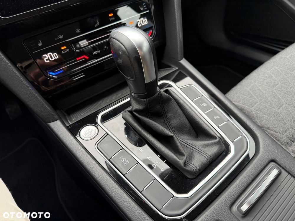 Volkswagen Passat Variant 2.0 TDI Business DSG - 22