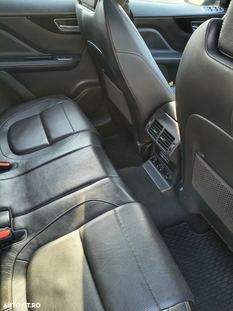 Jaguar F-Pace 20d AWD Aut. R-Sport - 17