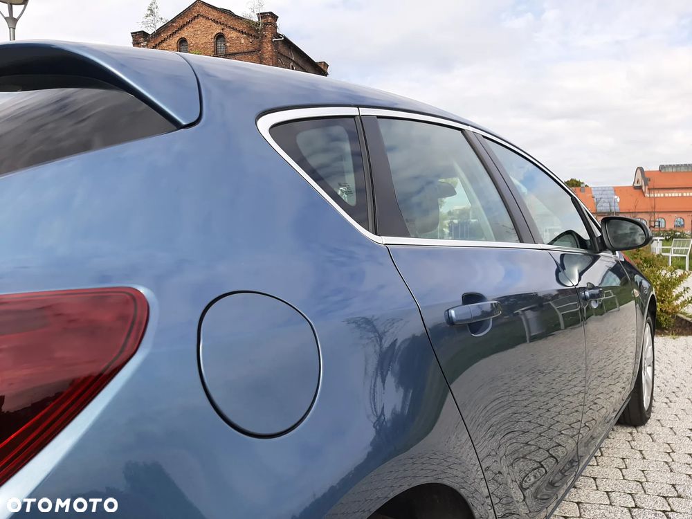 Opel Astra 1.4 Turbo Exklusiv - 10