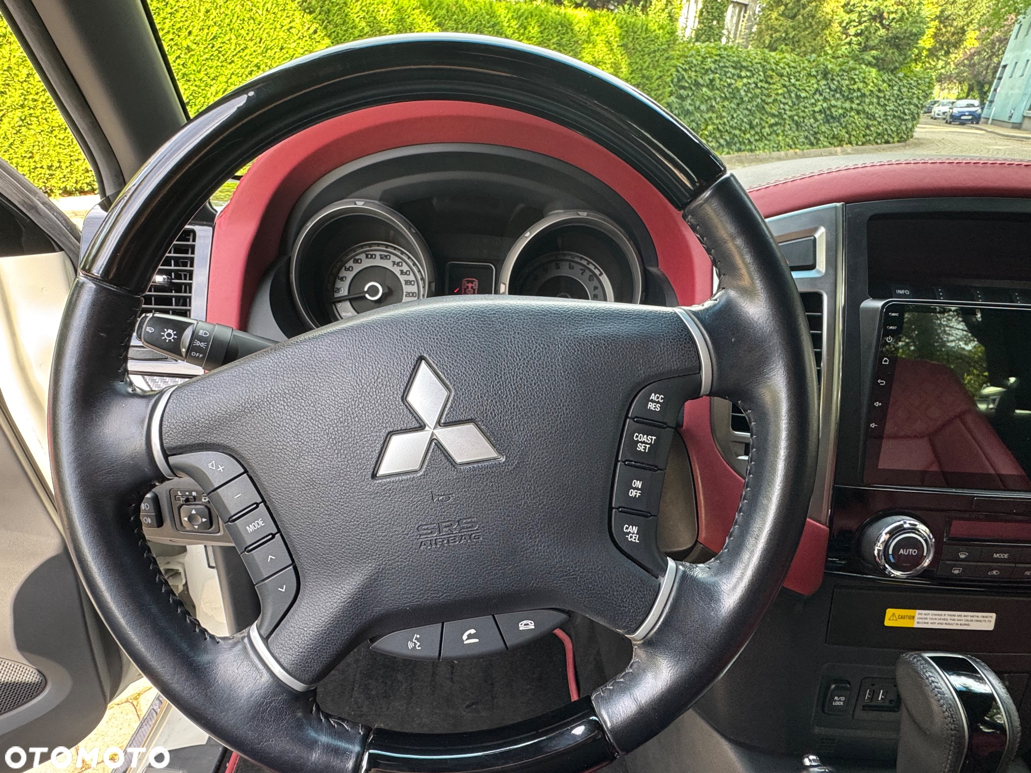 Mitsubishi Pajero - 13