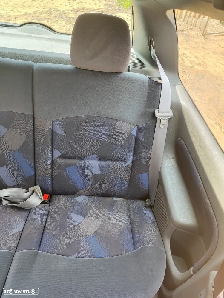 Renault Clio 1.2 RT - 14