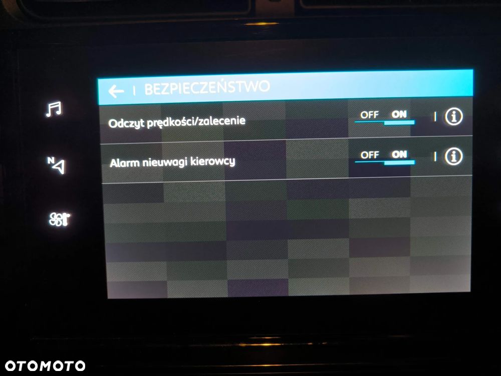 Citroën C3 1.2 PureTech Shine - 21