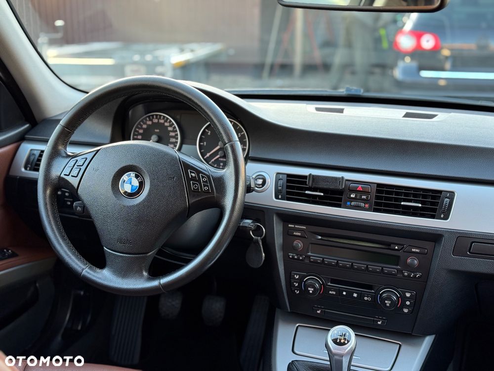 BMW Seria 3 318i Edition Exclusive - 25