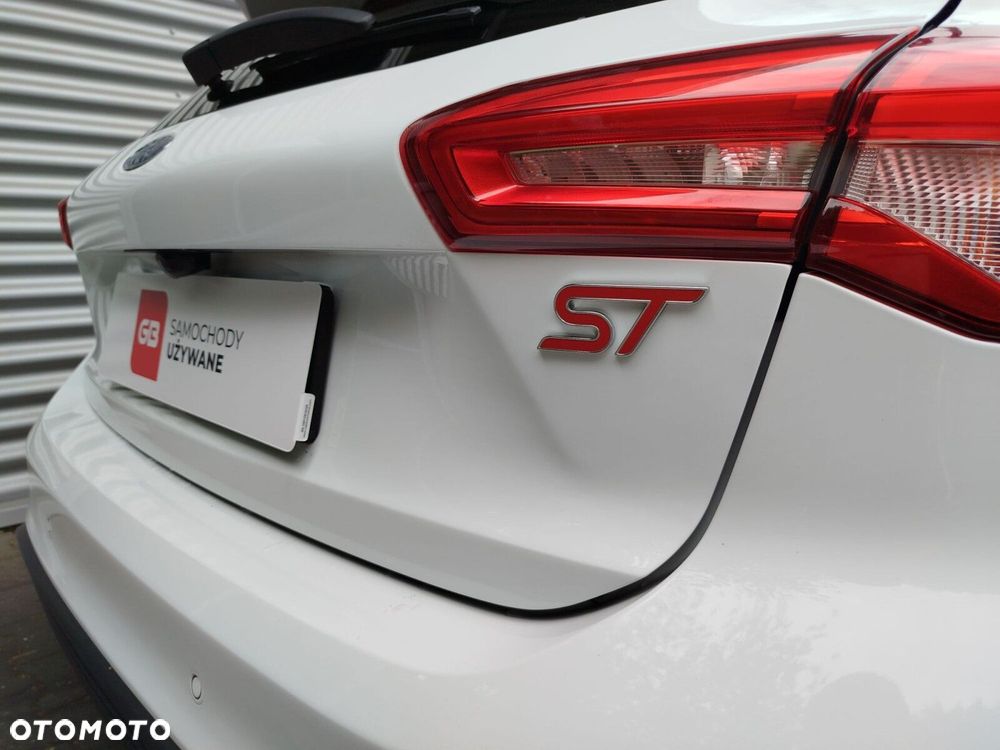 Ford Focus 2.0 EcoBlue ST - 28