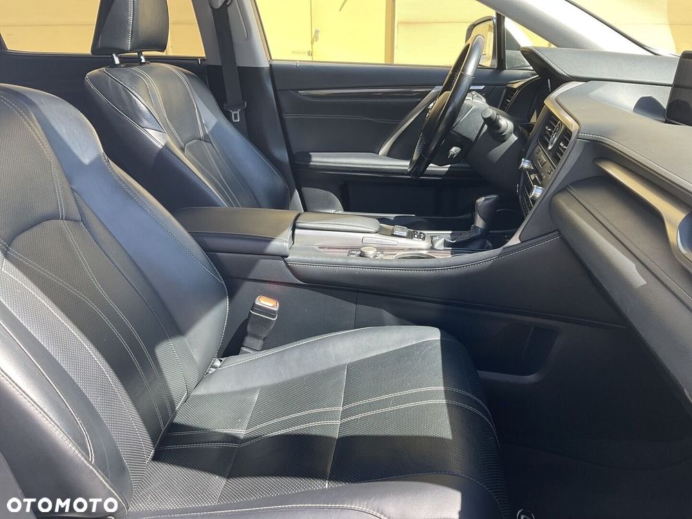 Lexus RX - 11