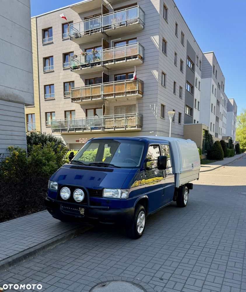 Volkswagen Transporter - 1