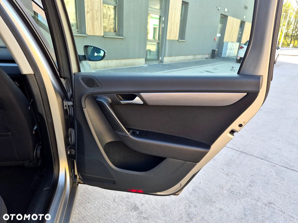 Volkswagen Passat 1.6 TDI BlueMotion Technology Comfortline - 31