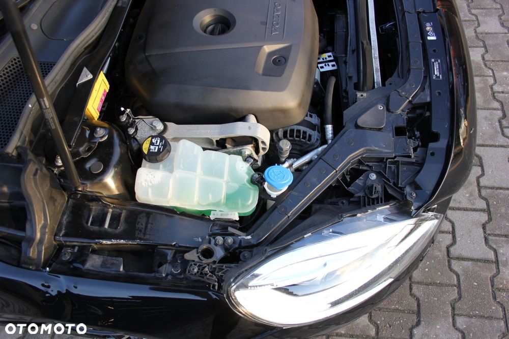 Volvo V40 T2 Momentum - 12