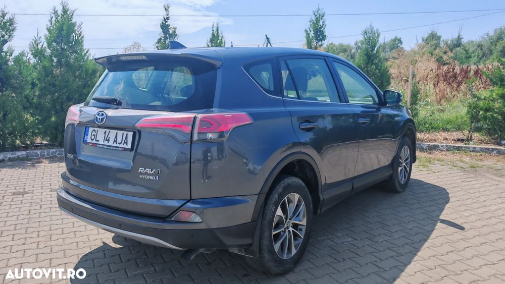Toyota RAV4 - 5