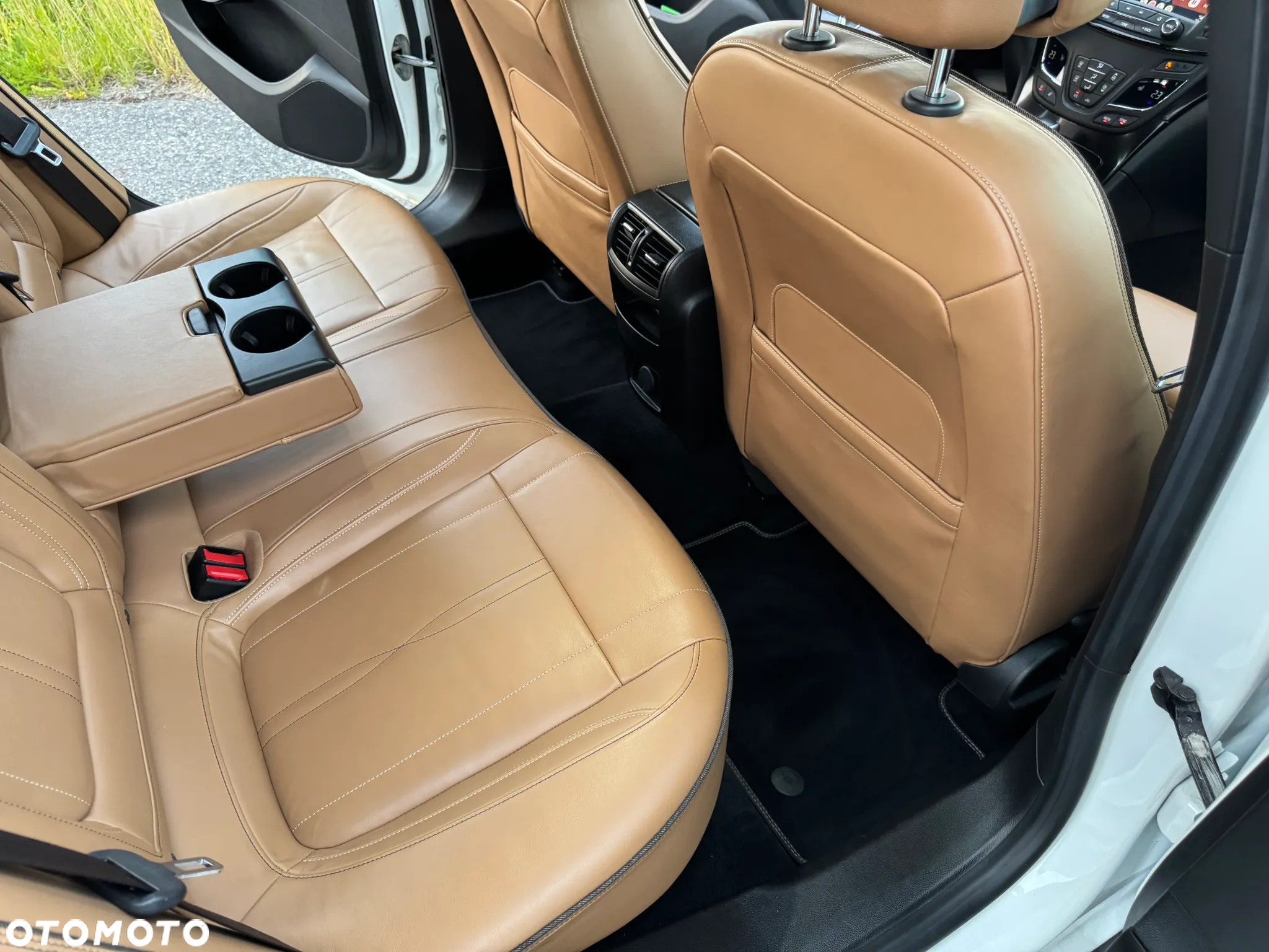 Opel Insignia - 33