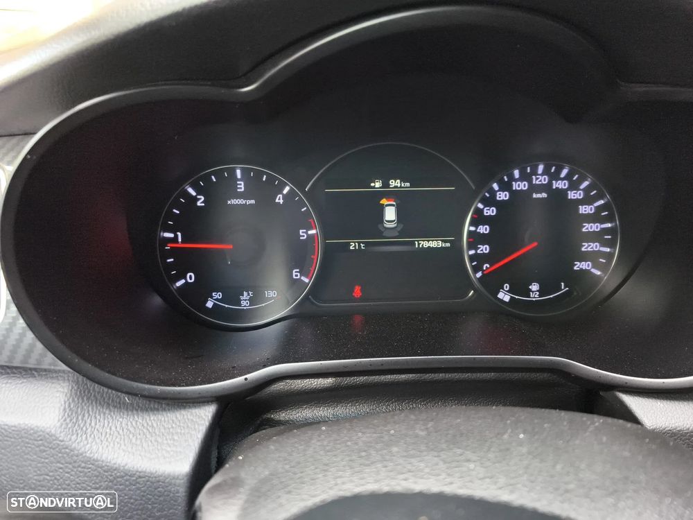 Kia Carens 1.7 CRDi ISG TX - 20