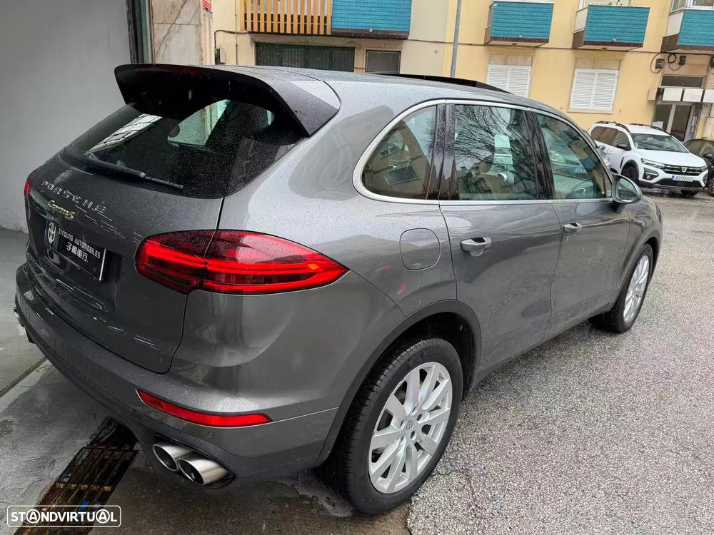 Porsche Cayenne S - 6
