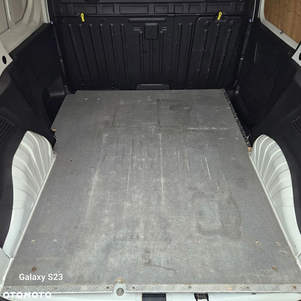 Citroën BERLINGO - 23