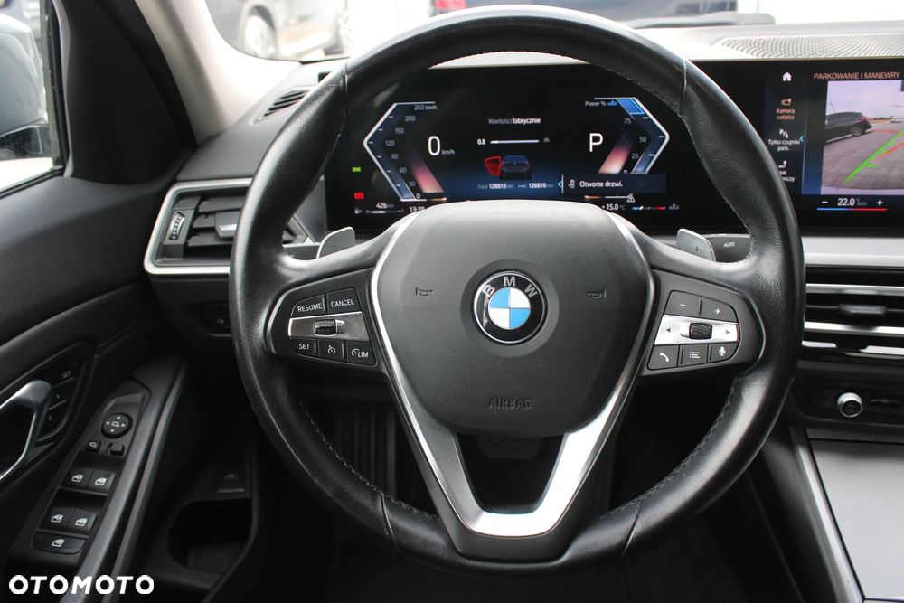 BMW Seria 3 320d xDrive mHEV - 15