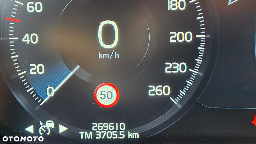 Volvo V90 D5 AWD R-Design - 10